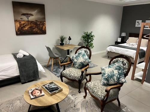 Port Elizabeth Apartment | 13 on Snowden Mill Park