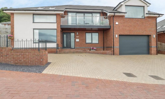 Llanddulas House | 13 Parc Llindir