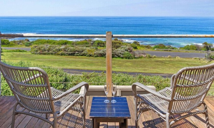 Wongarra Apartment | 13 Whitecrest Resort - Pool & Amazing Ocean Views