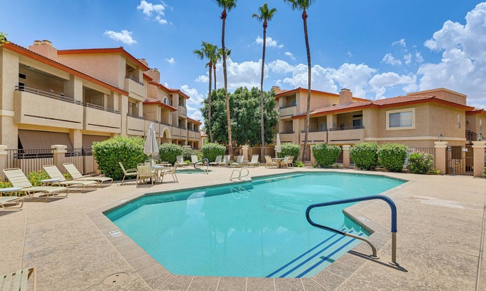 North Mountain Condo | 14 Mi to Dtwn: Phoenix Condo w/Balcony & Spa!
