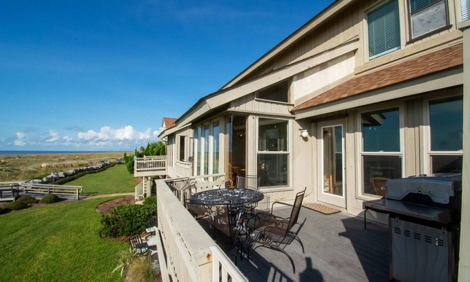 Saint Helena Island Villa | 140 Capt John Fripp Villa - New to VRBO! Resort Access Included!