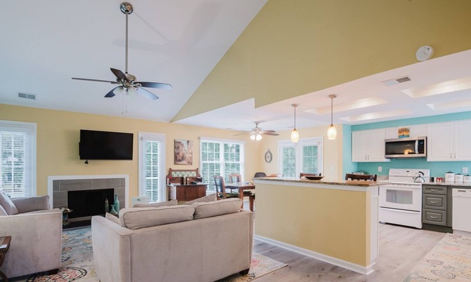 Shipyard Plantation Condo | 147 Evian - Lagoon & Golf Course View, Pool/Tennis