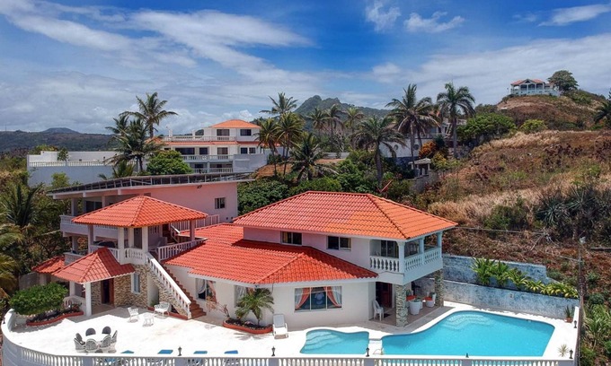 Cofresi Villa | 14BD guest-friendly complex, sea views, gym, 2 pools, billiard, home cinema!