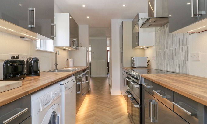 Weymouth House | 15 Hardwick Street