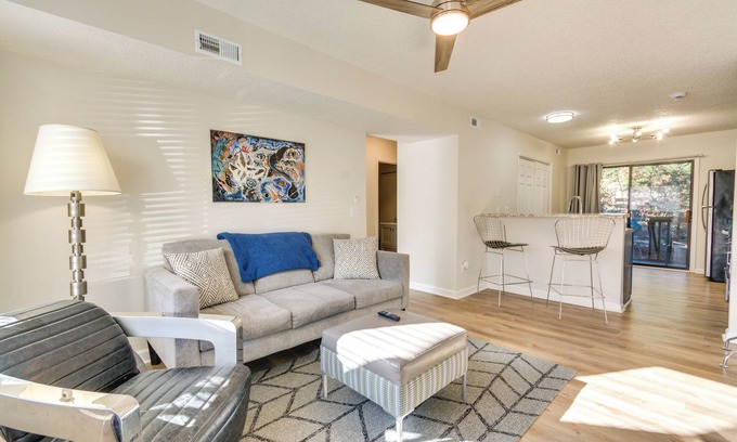 Archdale Condo | 15 Mi to Greensboro: Archdale Condo w/Fireplace