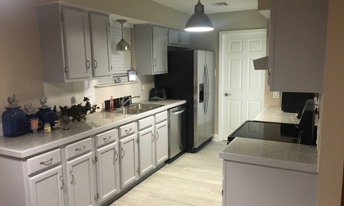 Estelle House | 15 min to Downtown New Orleans & the French Quarter and 15 min to Belle Chasse