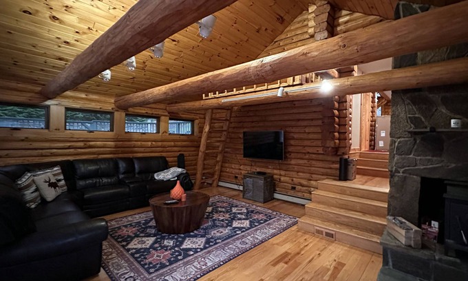 Chester House | 15 Minutes to ski Okemo - Mountain views from this magical log home on 6 acres