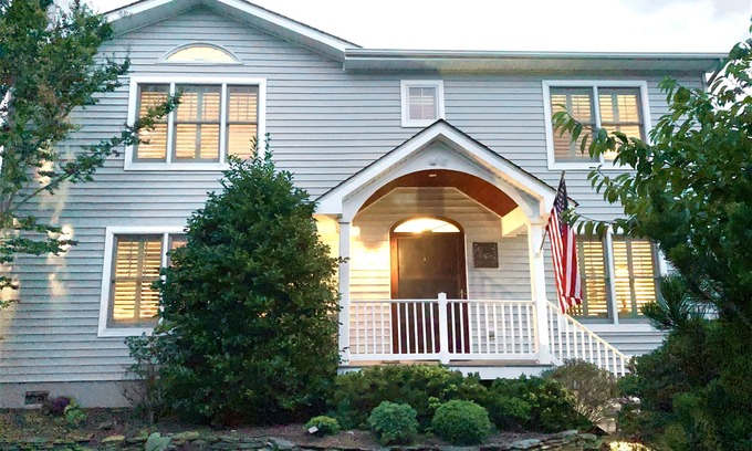 Lewes House | 150 STEPS TO BEACH! CLASSY MULTI-FAMILY - LEWES & CLARK BEACH HOUSE