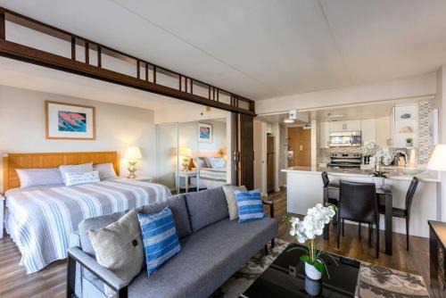 Waikiki Apartment | 1519 Ilikai Collection 9 Beachfront Resort recently upgraded