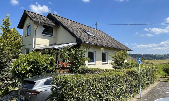 Biebernheim Apartment | 152 m² vacation apartment Quiet location on the edge of the village Overlooking the Rhine Valley Opposite the Loreley