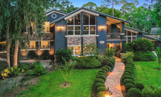 Seminole House | 16 beds, 5BA, 2 Acres, Salt POOL, Spa