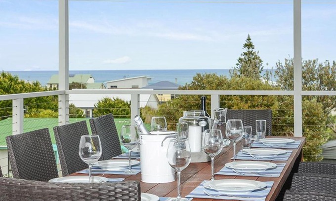 Middleton House | 16 Chapman Rd - BYO Linen - Pets Negotiable - Wi-Fi