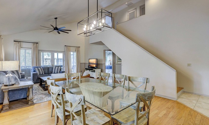 South Beach House | 17 Beachside-Fido Friendly, Heated Community Pool & 100 yrds to ocean