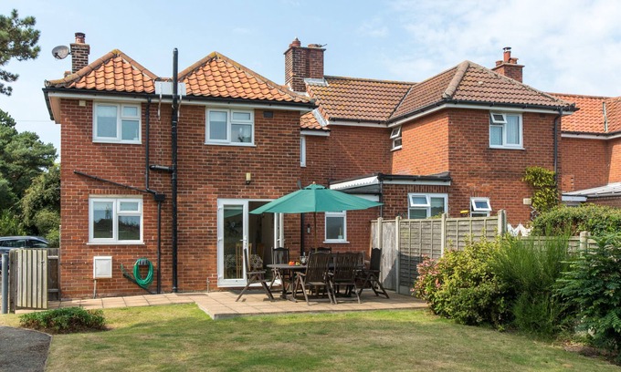 Thorpeness House | 18 Pilgrim's Way - sleeps 6 guests in 3 bedrooms