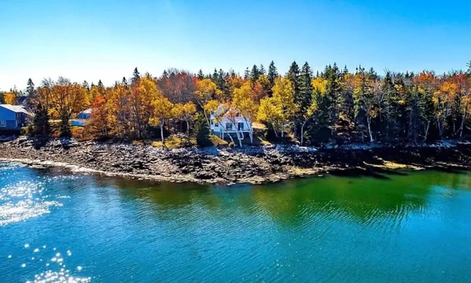 Corea Cottage | 180 Degree Views w/Beachfront Firepit & Stargazing Platform