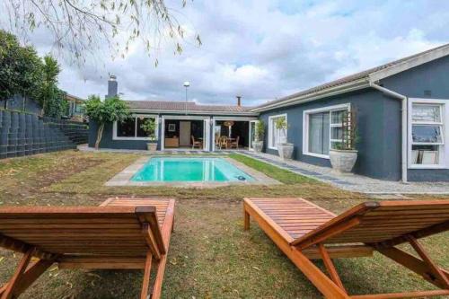 George House | 184 on Meyer