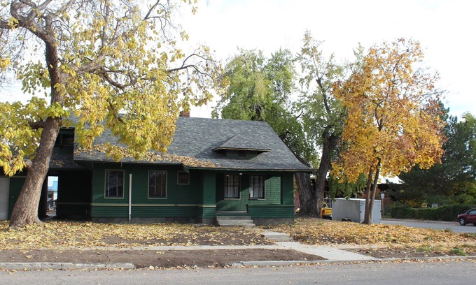 Weiser House | 1906 Craftsman home!