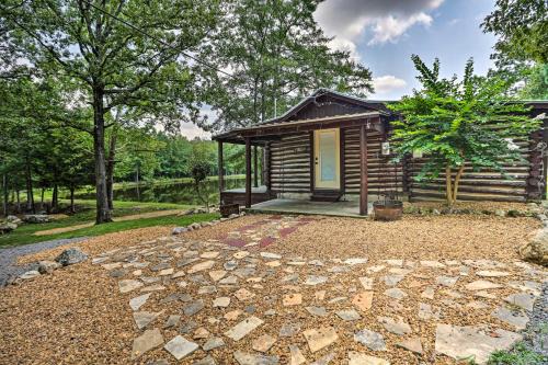 Talladega House | 1950s Serenity Pond Cabin with View Peace and Quiet!