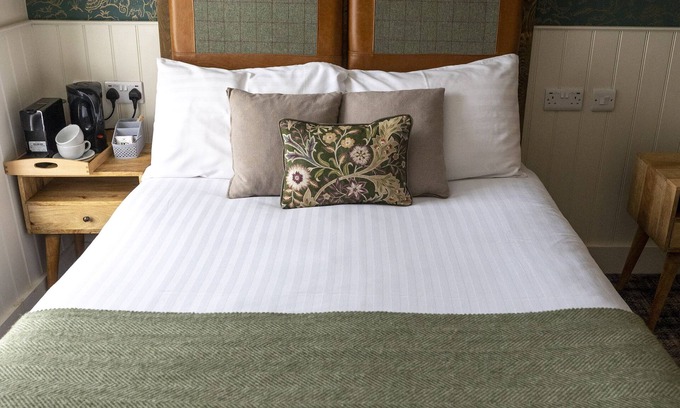 Temple Ewell Hotel | 19th century Inn with luxury accommodation & free breakfast