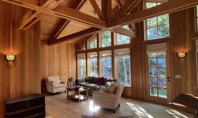 Sun Valley Cabin | 1Bedroom With 3 Bunk Beds + A Pull Out Sofa Bed