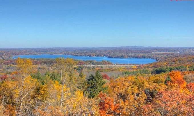 Delafield Apartment | 1BR/1BA Loft Apartment in Delafield