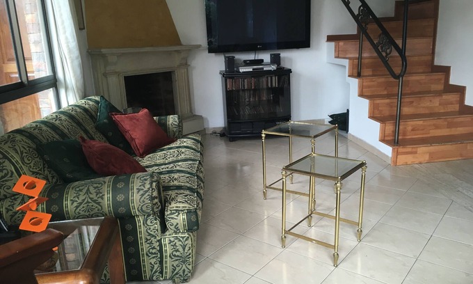 Chia House | 1BR | Cerca a Colmena y BBC