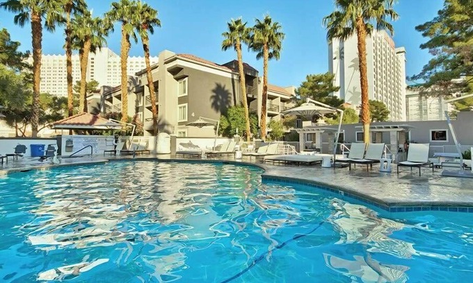 Las Vegas Condo | 1br Condo Enjoy All Las Vegas Has to Offer!