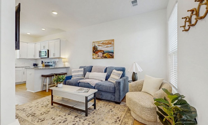 Goose Creek House | 1BR Cottage Home in Pet Friendly Resort w/Pool, hot tub & parks