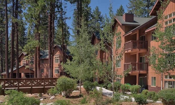 Round Hill Village Condo | 1br Deluxe Condo w/Tahoe Skiing