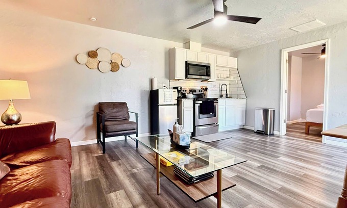 Central Oklahoma City Apartment | 1BR Holiday Apt w Full Kitchen + Queen Bed #20A