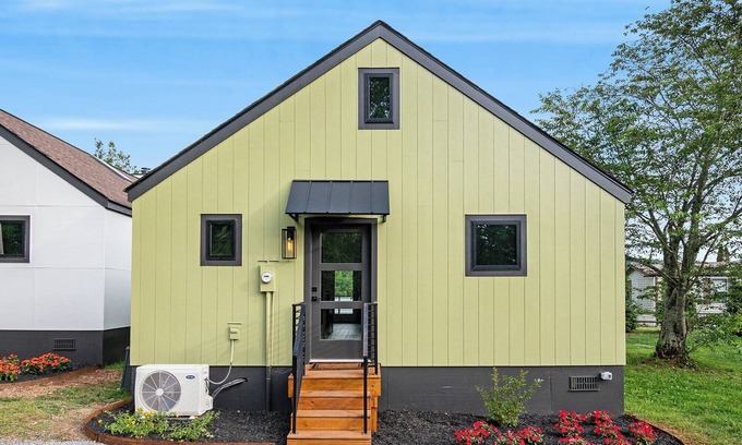 Hiawassee Cabin | 1BR + Loft Lake Chatuge Cabin w/Mountain Views! (Green Cabin)