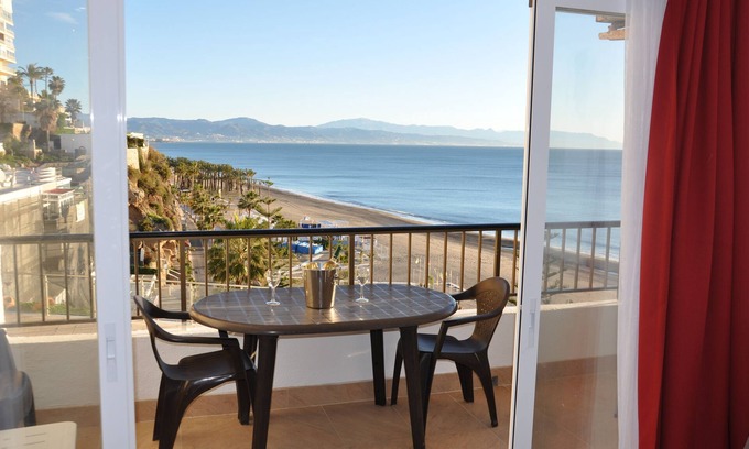 Torremolinos Apartment | 1st line apartment with sea view