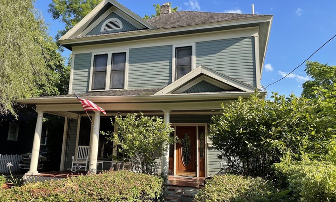 Ocala Apartment | 2/2 Apt downtown in restored historic home yr 1891