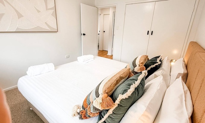 Turvey Park House | 2/7 Halloran Street, Wagga Wagga