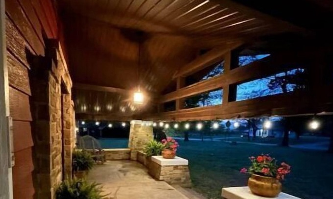 Okemah House | 2 Acre Hideaway