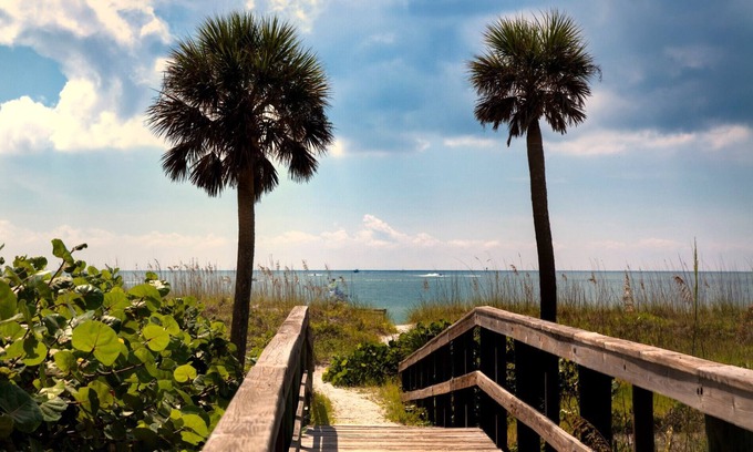 Indian Shores Hotel | 2 Awesome Units for Group Travel, Kitchen, Beach, Pool, Outlet Shopping