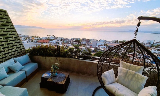 Lazaro Cardenas Apartment | 2 BD getaway with amazing views