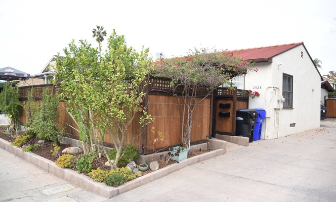 Old Town House | 2 bd w/yard in heart of Old Town- WE LOVE PETS! Check our Insta @oldtownvacay