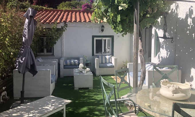 Estoril House | 2 BDR APARTMENT 10 MINUTES WALK FROM THE BEACH