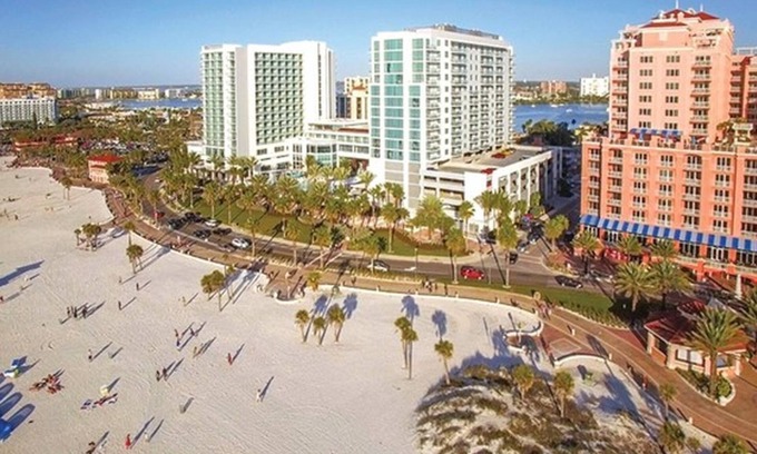 Clearwater Beach Resort | 2 Bdrm Presidential Villa Wyndham Clearwater Resort