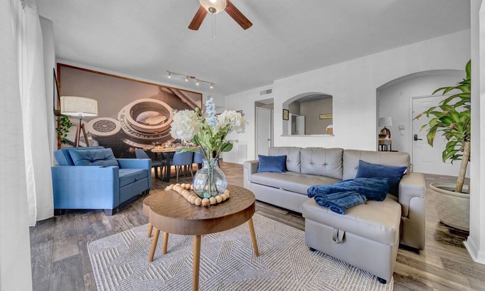 Tampa Apartment | 2-Bed/2-Bath Tampa Apartment: Comfort Meets Convenience for Corporate Travelers