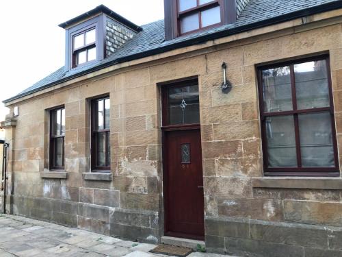 Bellahouston House | 2-Bed Cottage Sleeps 4 10 mins to Glasgow Centre