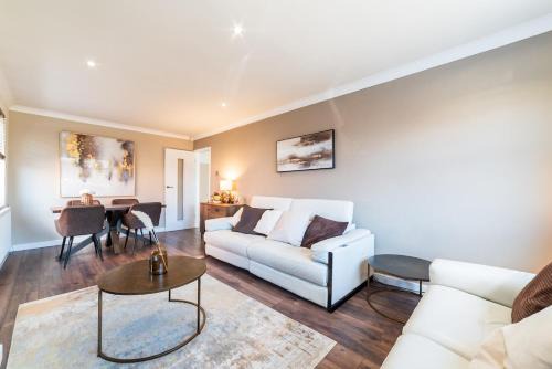 Darwen House | 2 Bed Modern Bungalow in Darwen, Garden & Parking