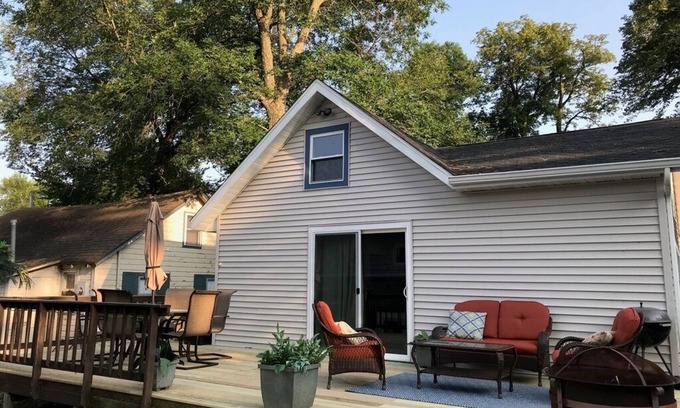 Clear Lake House | 2 bedroom 1.5 bath home- Plus loft in beautiful Clear Lake, IA- South Shore