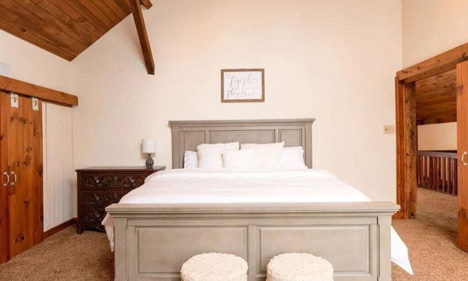 Campbelltown Bed & Breakfast | 2 bedroom, 1.5 baths, full kitchen, comfortable living space with free parking