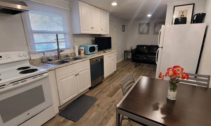 Apex House | 2 bedroom 1 bath. 8 minutes from Downtown Apex