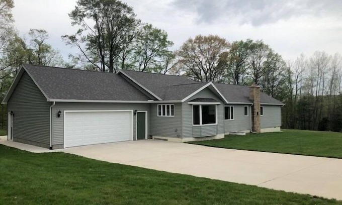 Hart House | 2 Bedroom, 2.5 Bath Home, Sleeps 6.