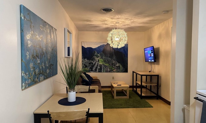 Downtown Pittsburgh Apartment | 2 Bedroom 2 Bath Downtown Sleeps Six Walkable