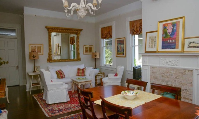 Harleston Village Bed & Breakfast | 2 Bedroom 2 bath Upscale Apartment near Colonial Lake