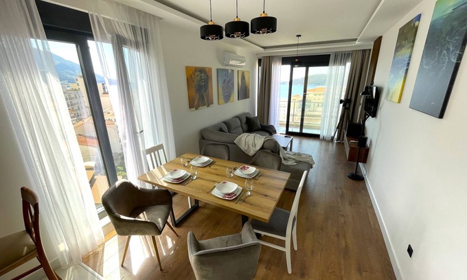 Becici Apartment | 2-bedroom, 2-bathroom apartment IVIL in delightful Bečići with swimming pool, AC